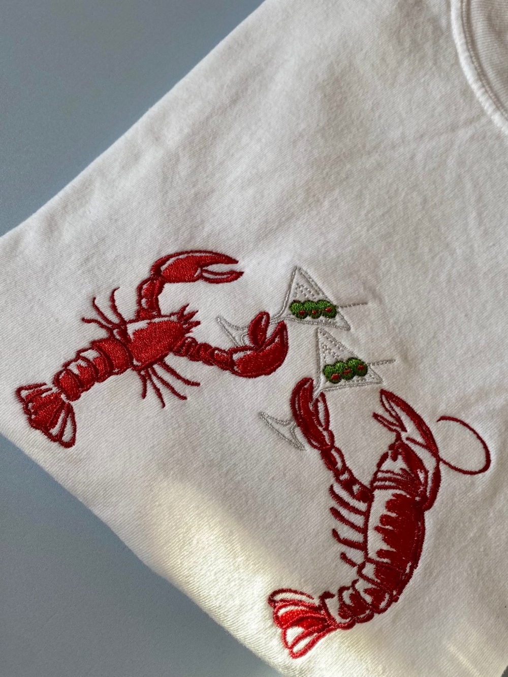 Embroidered lobsters toasting with martinis ๐ธ - Picture 4 of 9